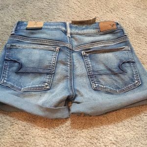 Never worn with tags American eagle shorts